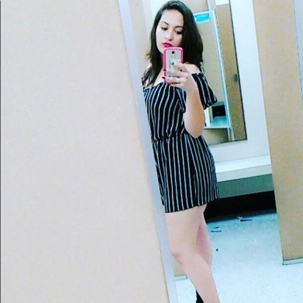 Cute Short Jumpsuit - Picture 5 of 5